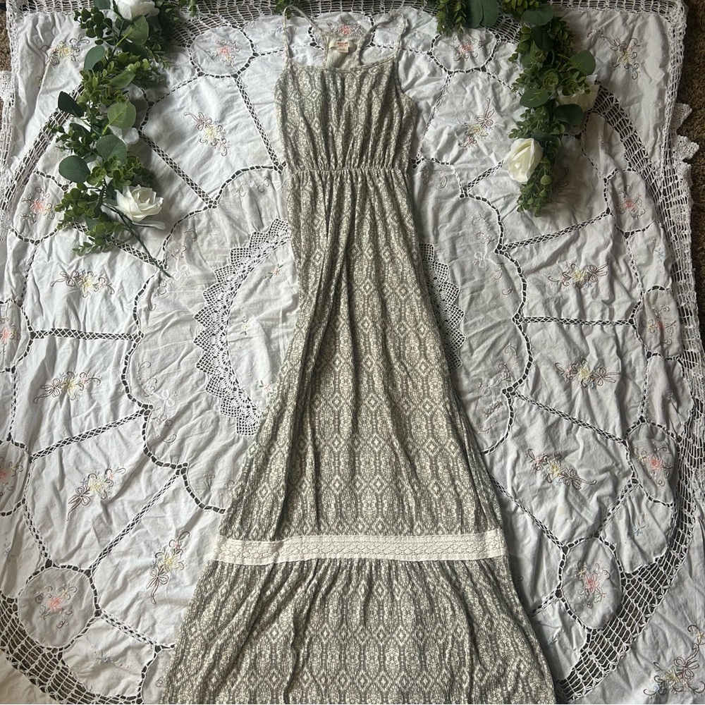 Mossimo Supply Co. Gray Patterned Maxi Dress
